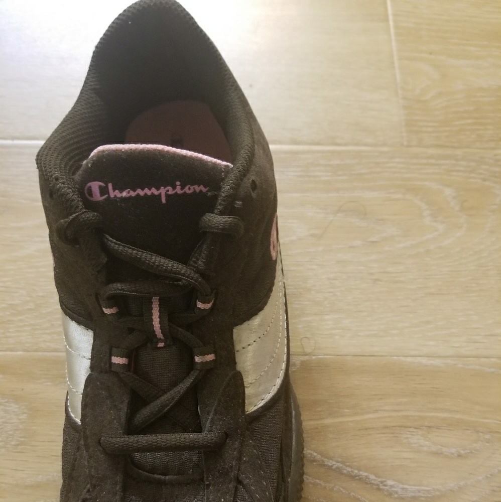 Sneakers - Picture 2 of 3